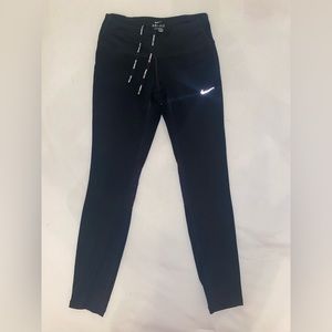 Nike Dri-fit active leggings